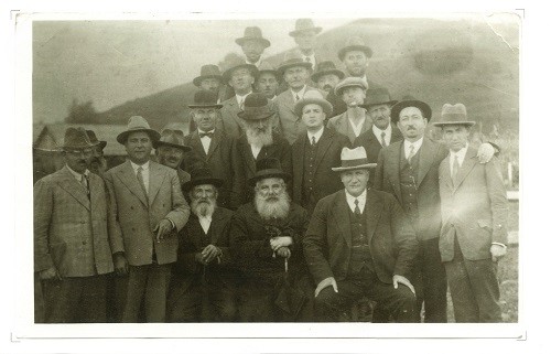 Jassina rabbi and leaders, 1930s.  Photo: Lou Dunst