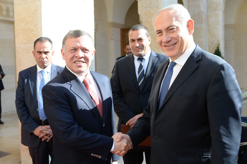 Israeli Prime Minister Benjamin Netanyahu meets with Jordan's King Abdullah II at the Royal Palace in Amman, Jordan on January 16, 2014. Credit: Kobi Gideon/GPO/FLASH90.