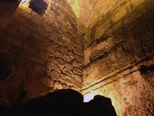 Western Wall tunnel tour