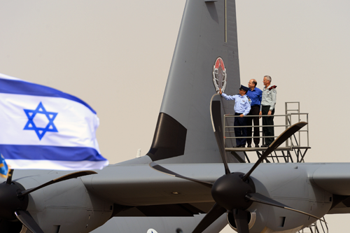 From left: Maj Gen Amir Eshel, Commander of the Israel Air Force; Minister of Defense, Mr. Moshe (Bogie) Ya’alon; the Chief of the General Staff, Lieutenant General Benjamin (Benny) Gantz at the new "Samson" inauguration ceremony, Wednesday, April 9.