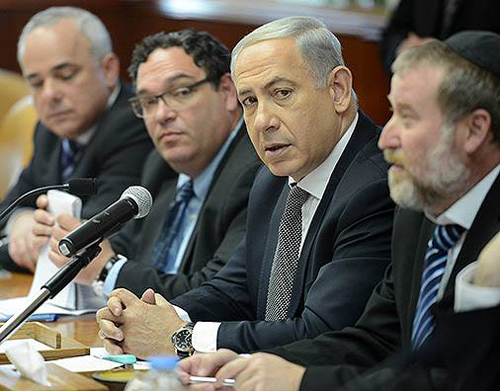 Prime Minister Netanyahu (2nd from right) at Cabinet meeting June 15, 2014. GPO photo via Tazpit News Agency