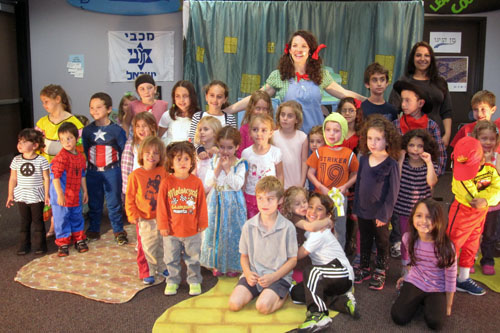 Tarbuton brought “My Oz” a Hebrew language play inspired by the Wizard of Oz to San Diego in March. The event was sponsored by the Israeli House in Los Angeles