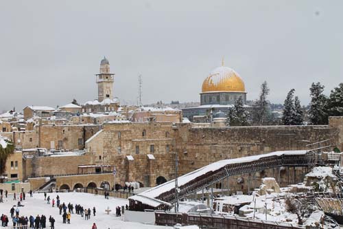 Ha Kotel in Jerusalem, Friday morning, February 20. 2015 (Photo: Reemon Silverman, Tazpit News Agency /