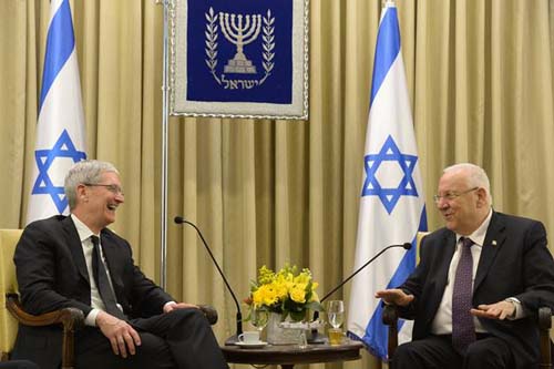 Apple CEO Tim Cook and Israel's President Reuven Rivlin