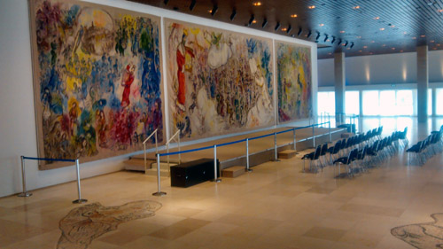 LED lighting illuminates interior spaces of Knesset, including Chagall Hall (Photo: Anav Silverman)