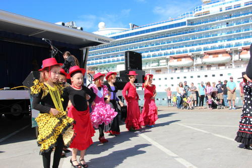 Flamenco students at cruise ship pier