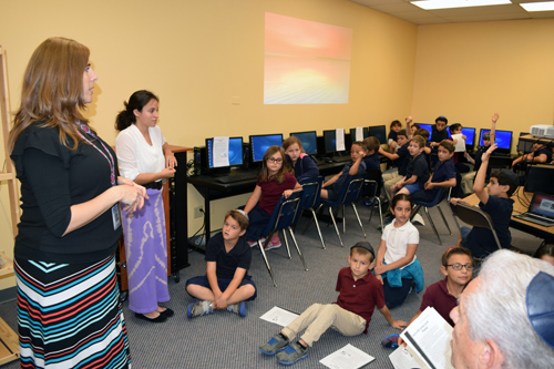 Teachers Rachel Guenniche, left, and Carrie Lane with third graders