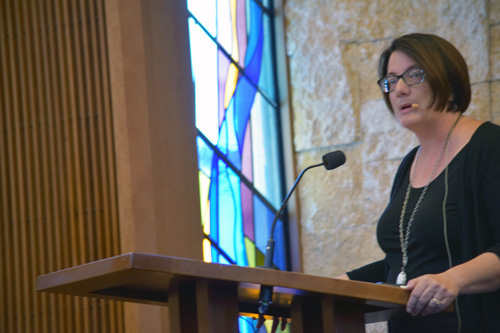 Joellyn Zollman used two microphones--one near her mouth, the other on the lectern--during her deli talk.