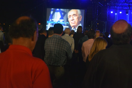 1,100 San Diegans observed a standing moment of silence for Israel's former president Shimon Peres